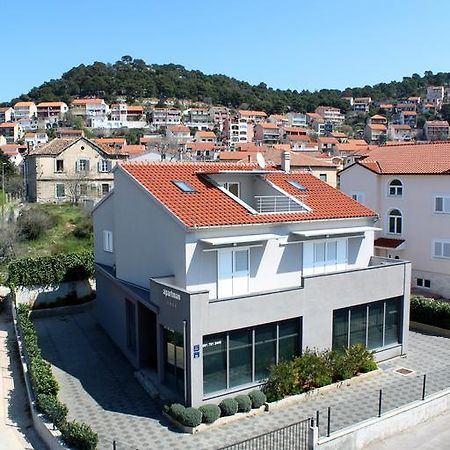 Apartments Ella Šibenik Kamer foto
