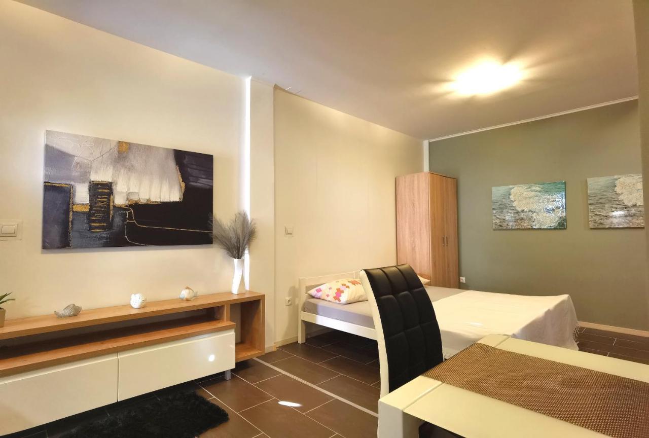 Apartments Ella Šibenik Buitenkant foto