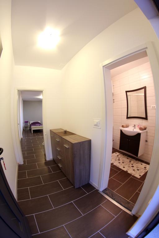 Apartments Ella Šibenik Kamer foto